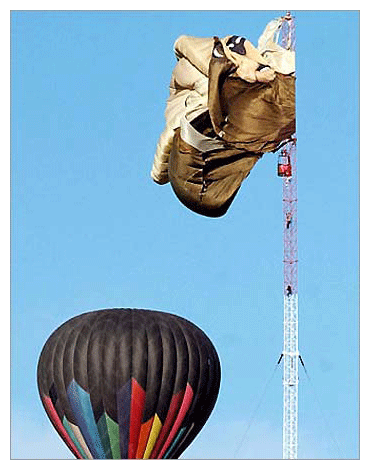 Balloon and antenna tower