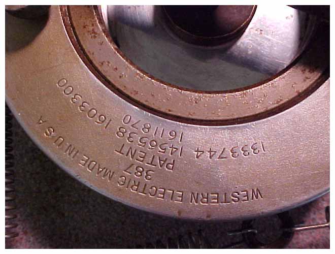 Double-button carbon microphone